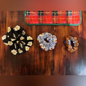 BAGGU set of 3 floral print scrunchies
